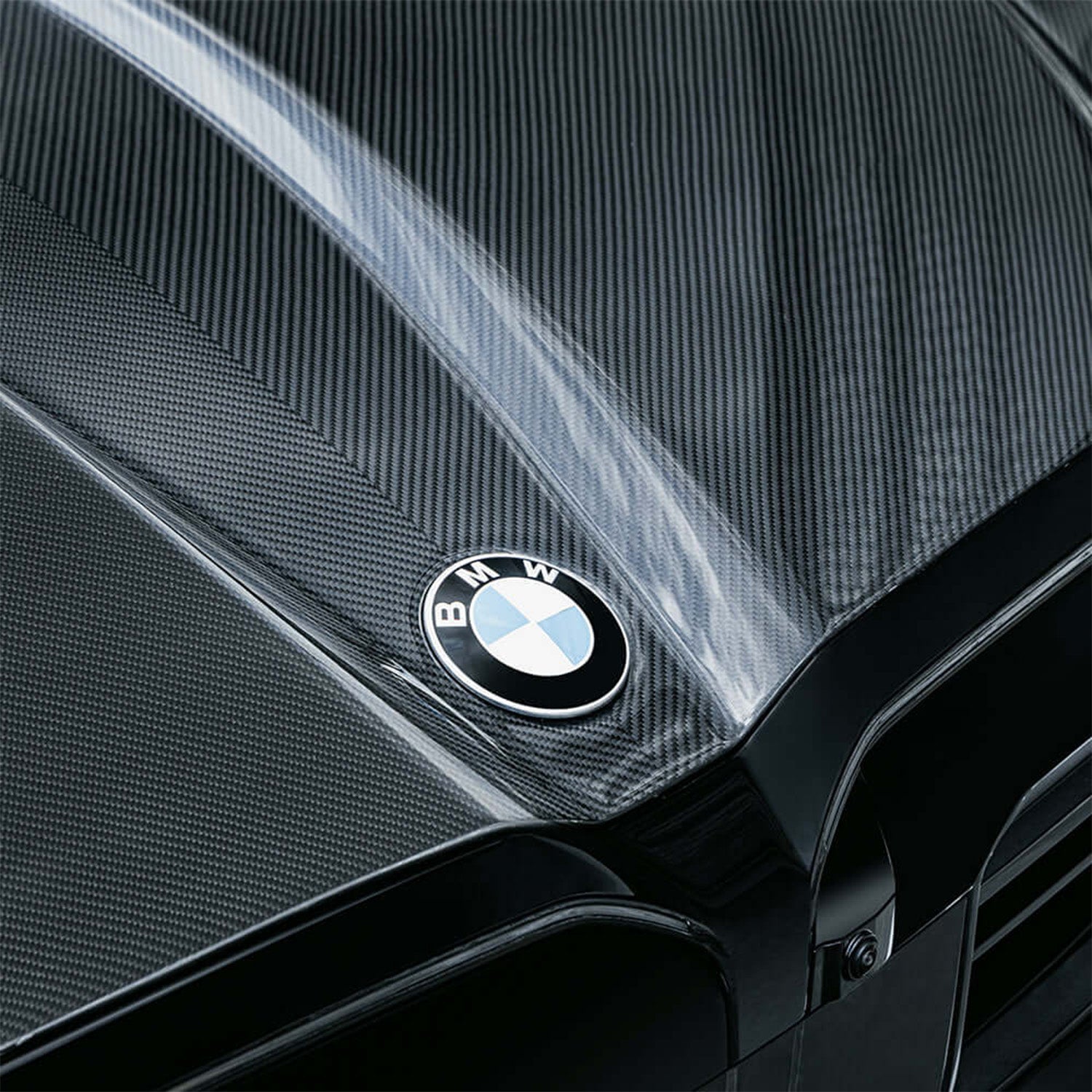 SooQoo BMW G90 & G99 M5 Vented Hood In Pre Preg Carbon Fibre