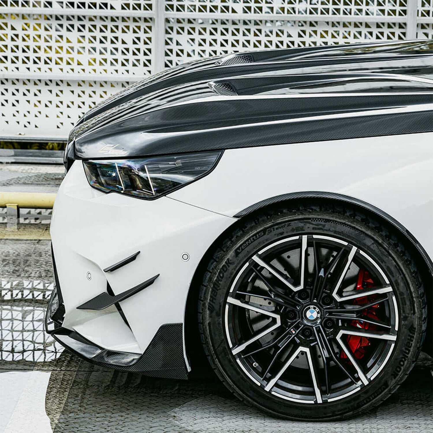 SooQoo BMW G90 & G99 M5 Vented Hood In Pre Preg Carbon Fibre