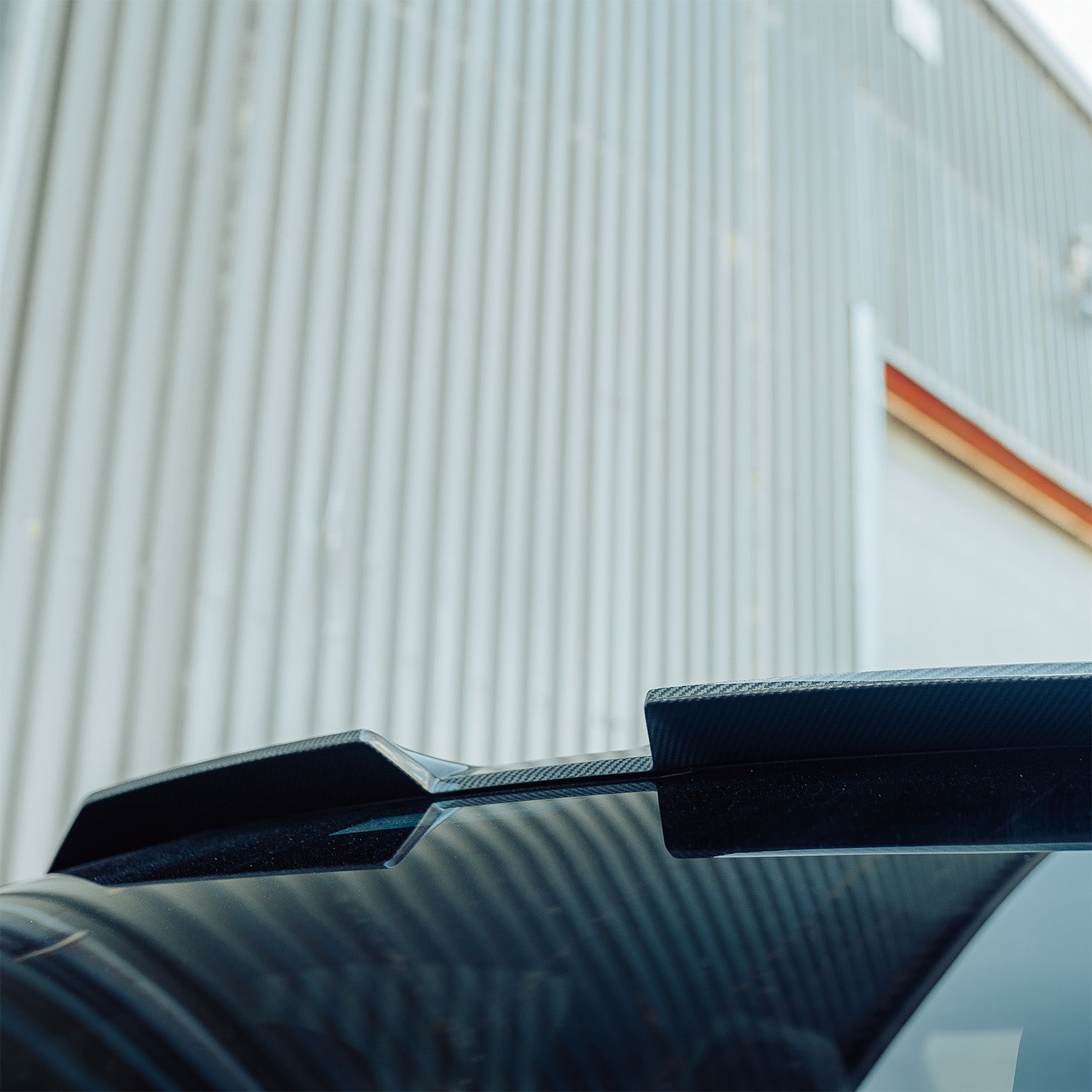 SooQoo BMW G90 M5 Carbon Fibre Upper Roof Spoiler
