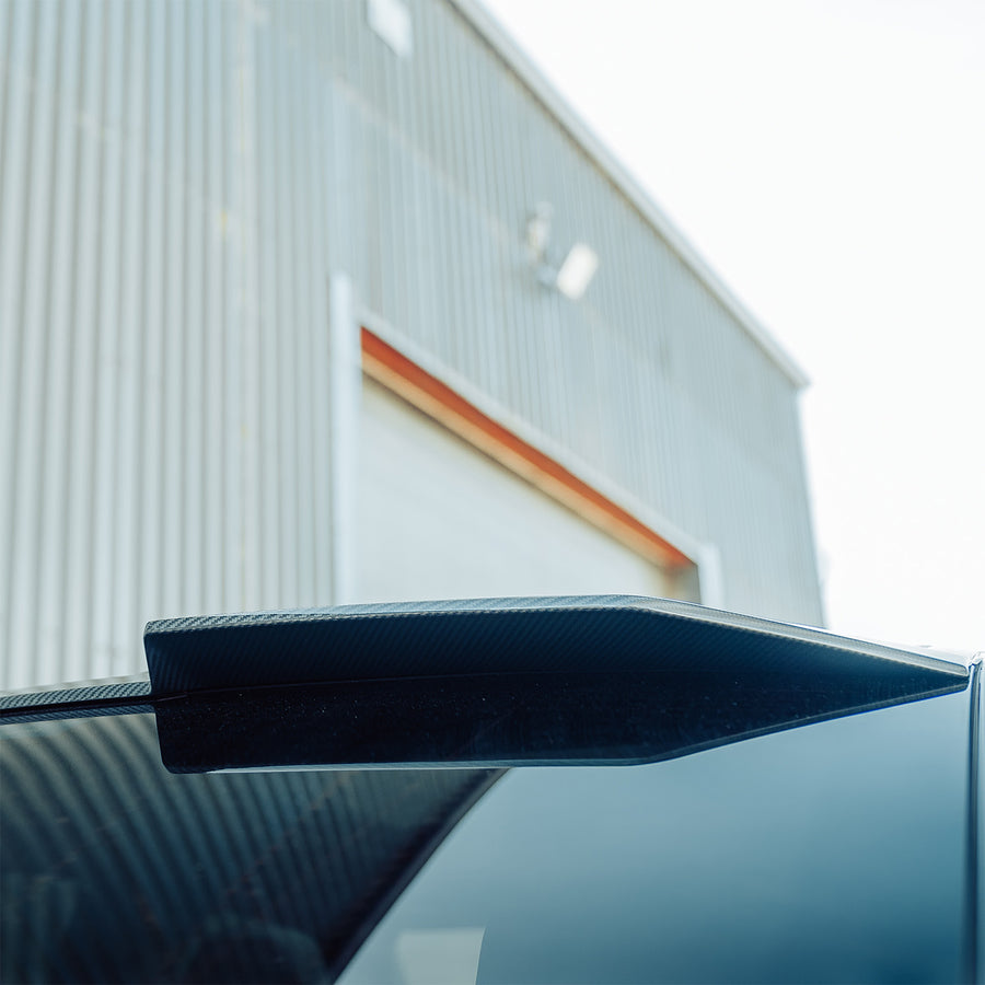 SooQoo BMW G90 M5 Carbon Fibre Upper Roof Spoiler