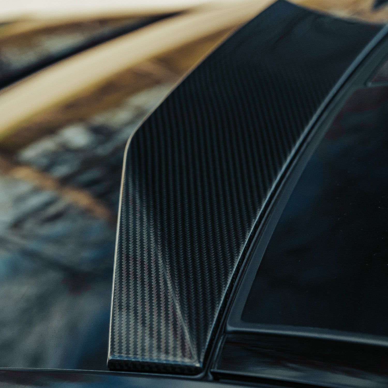 SooQoo BMW G90 M5 Carbon Fibre Upper Roof Spoiler
