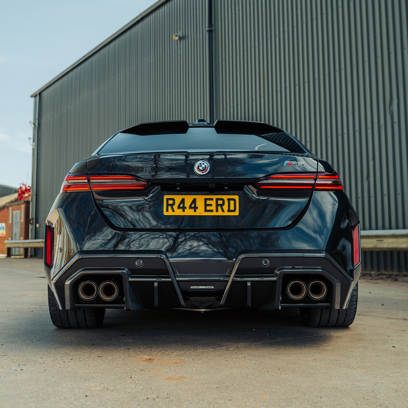 SooQoo BMW G90 M5 Carbon Fibre Upper Roof Spoiler