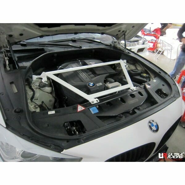 Ultra Racing BMW 5 F07 GT (520d) 2.0D 4WD 09-17 UltraRacing 4-Point Front Upper Strutbar (3284) URKR-TW4-3284