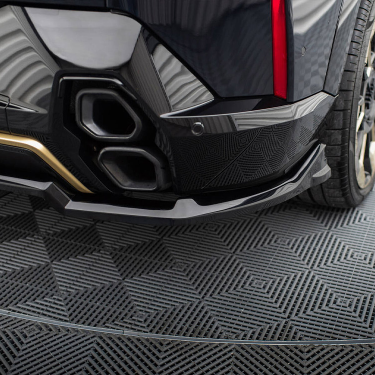 Maxton Design BMW G09 XM Rear Diffuser With Vertical Bars In Gloss Black