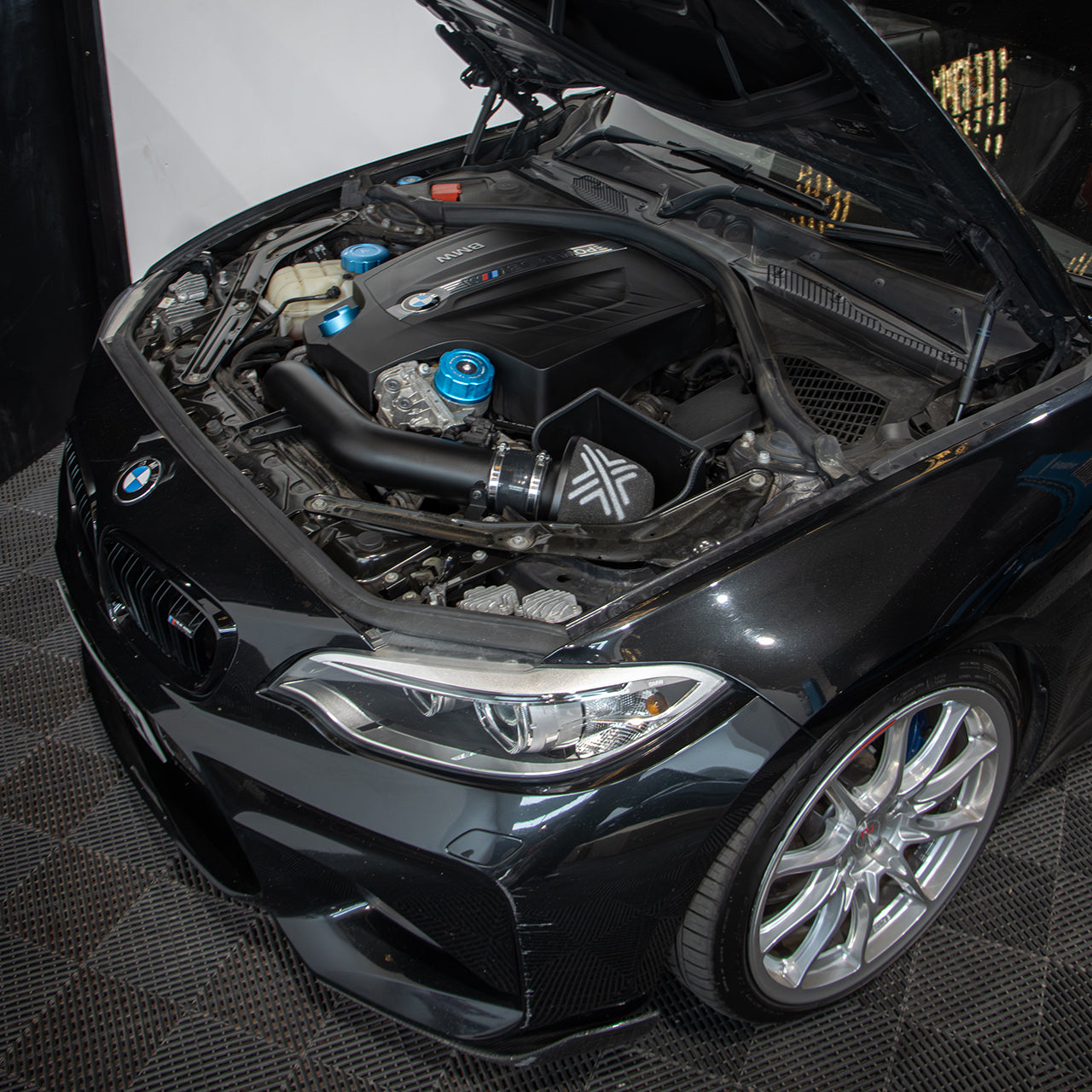 Pipercross PK461 performance intake kit for BMW M135i, M235i, 335i & 435i – fitted in the engine bay