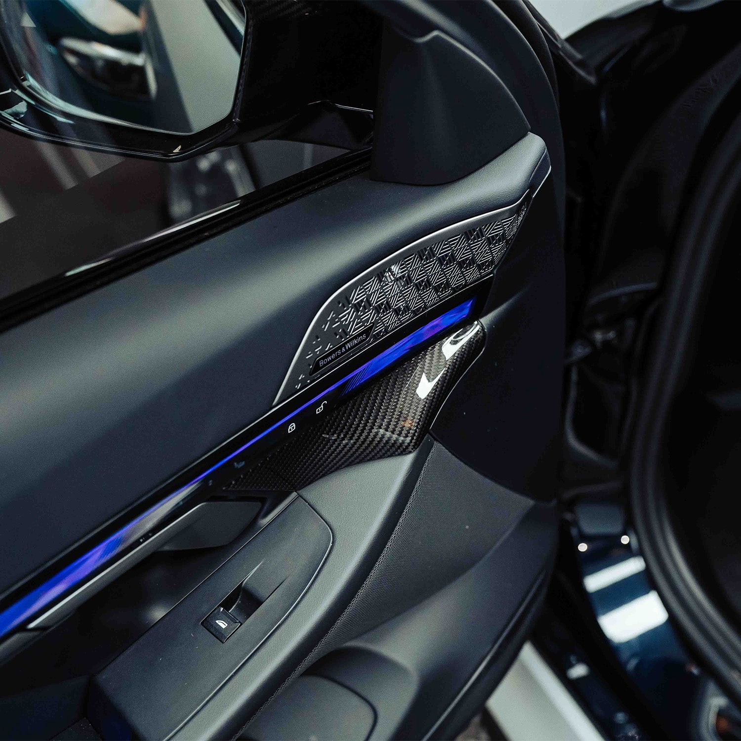 SHFT BMW G90/G99 M5 & G60/G61 5 Series Interior Dashboard Overlay In Gloss Carbon Fibre