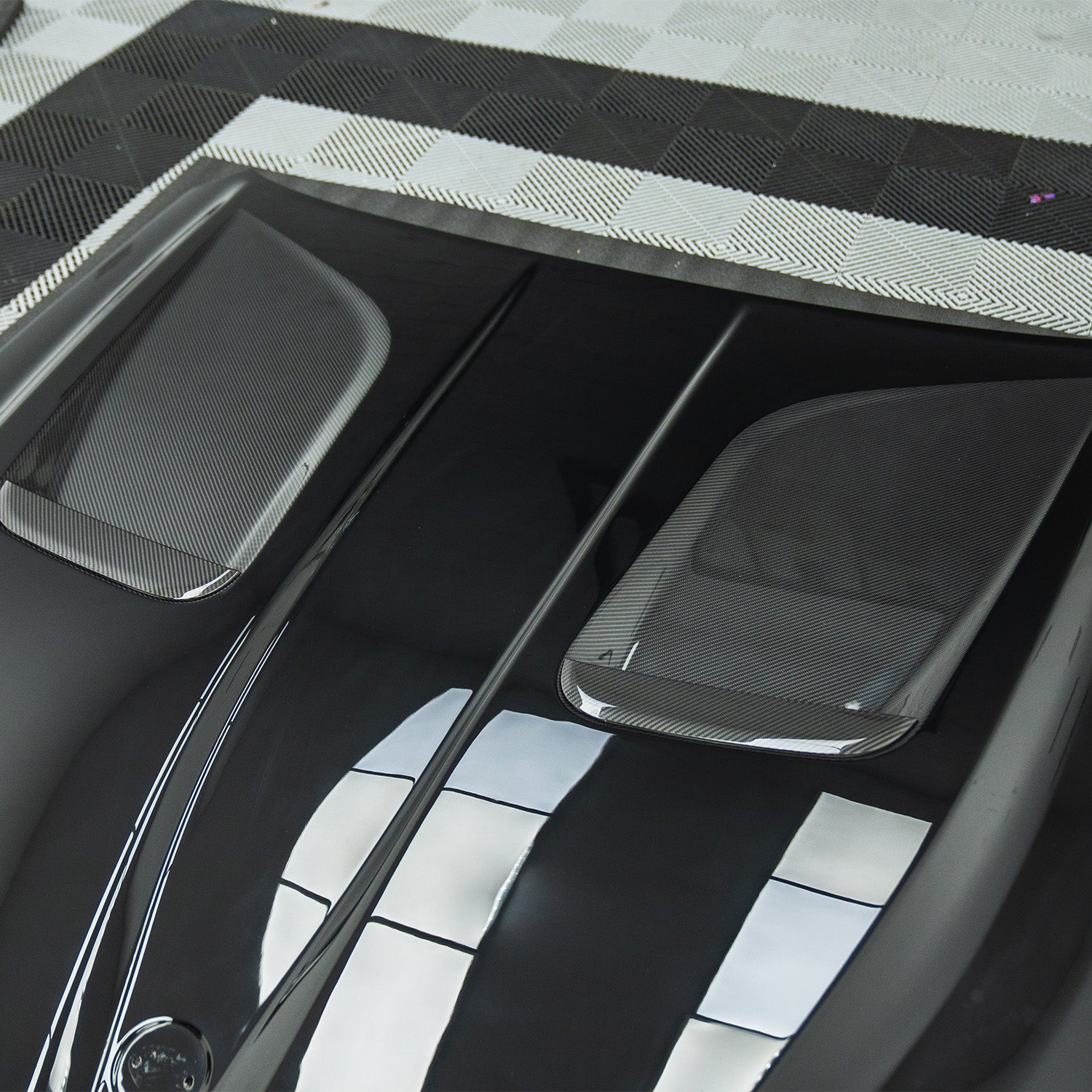 SooQoo BMW G90 & G99 M5 Vented Hood In Gloss Black Painted Pre Preg Carbon Fibre With Exposed Vent Sections