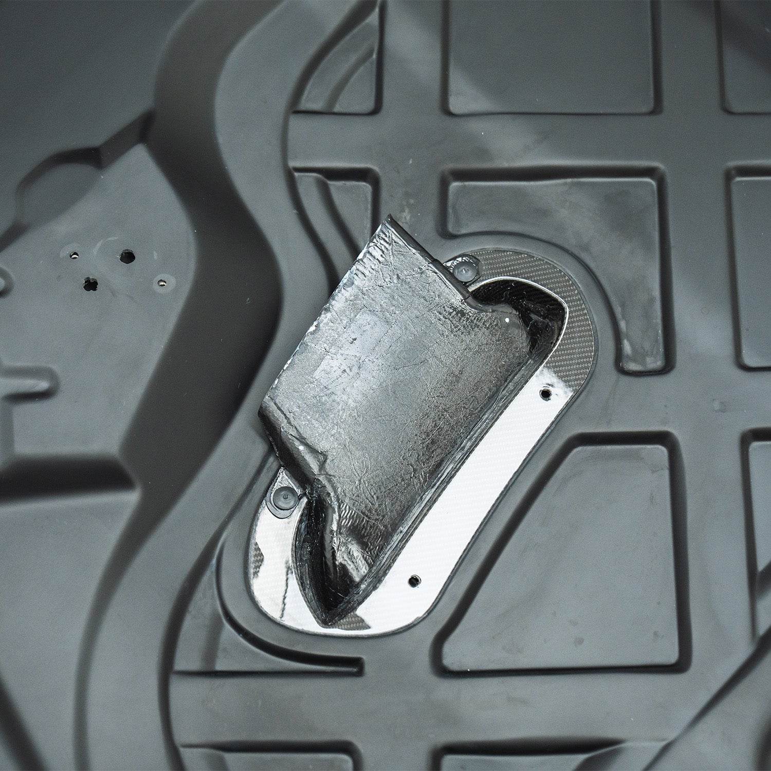 SooQoo BMW G90 & G99 M5 Vented Hood In Gloss Black Painted Pre Preg Carbon Fibre With Exposed Vent Sections