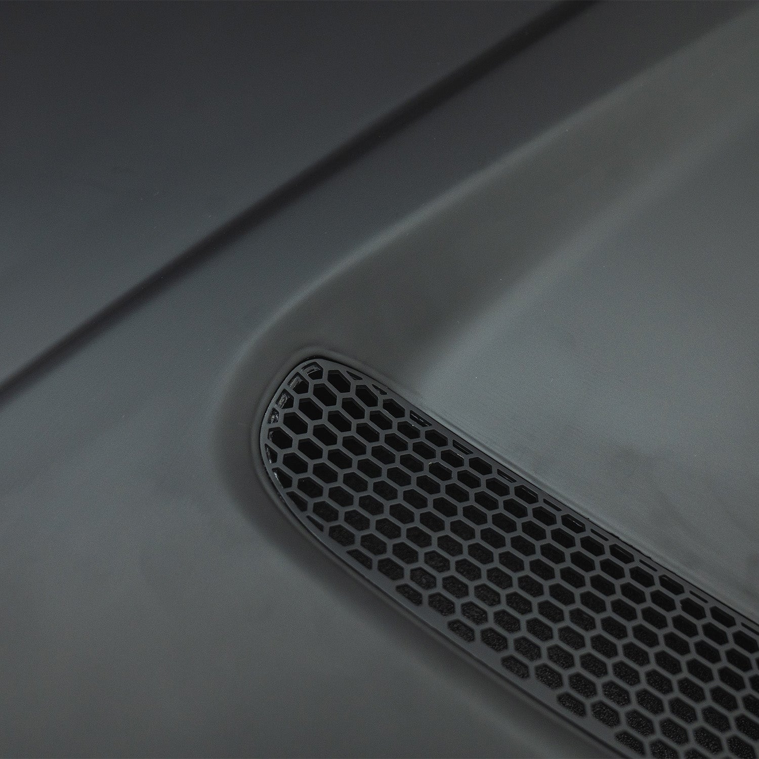 SooQoo BMW G90 & G99 M5 Vented Hood In Pre Preg Carbon Fibre (Primed)