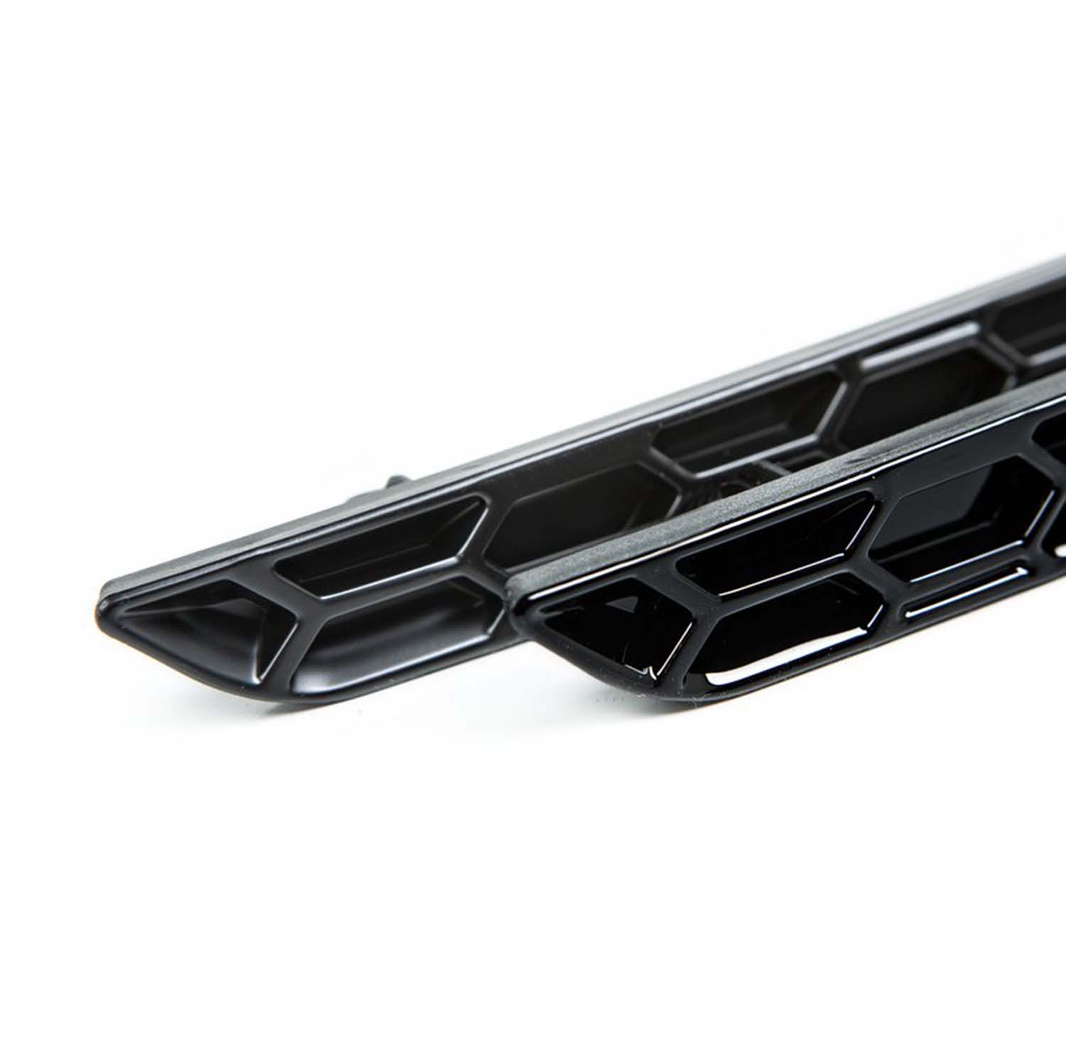 Acexxon BMW M3/M4 Honeycomb Rear Reflector Inserts (F80/F82/F83)-R44 Performance
