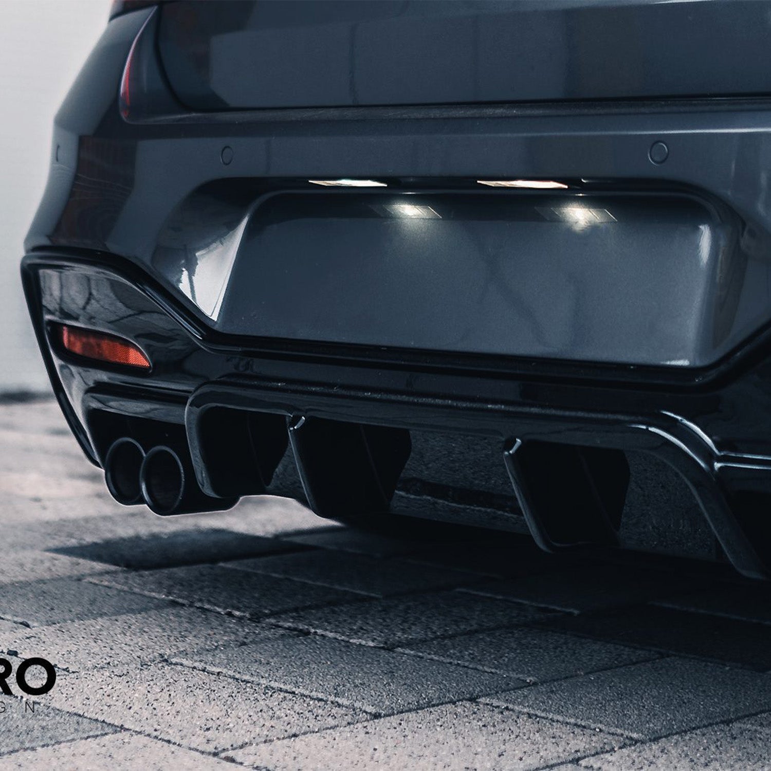 ZAERO Design BMW 1 Series LCI Gloss Black Rear Diffuser
